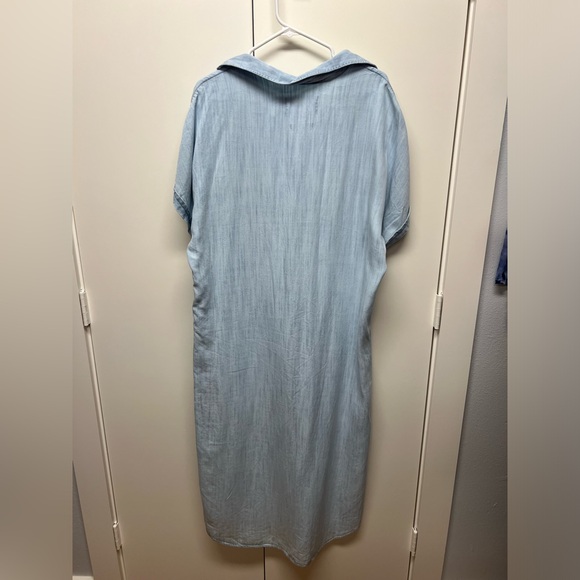 Grayson - The Artist Full Length Dress Shirt Classic
Light Wash, Liquid Denim - Picture 2 of 4